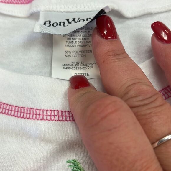 Bon Worth White Flamingo Embroidered T-Shirt sz LP NWT - Picture 3 of 5